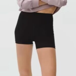 Everlane Perform Bike Shorts